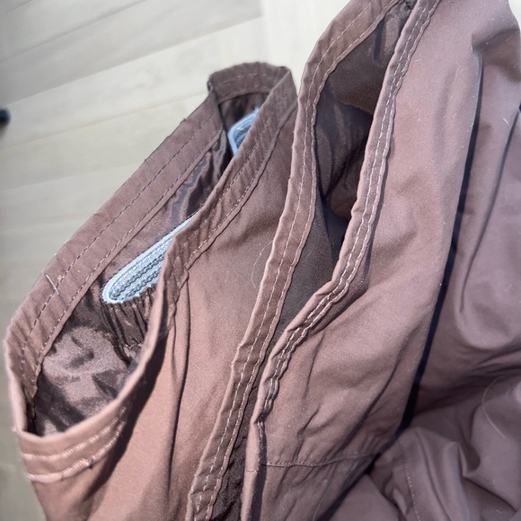 Girls North Face insulated snow pants/ski pants. Size Large. Pristine. Brown.. - Picture 4 of 4